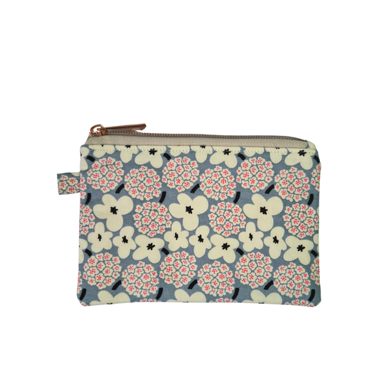 Aki Essentials Pouch