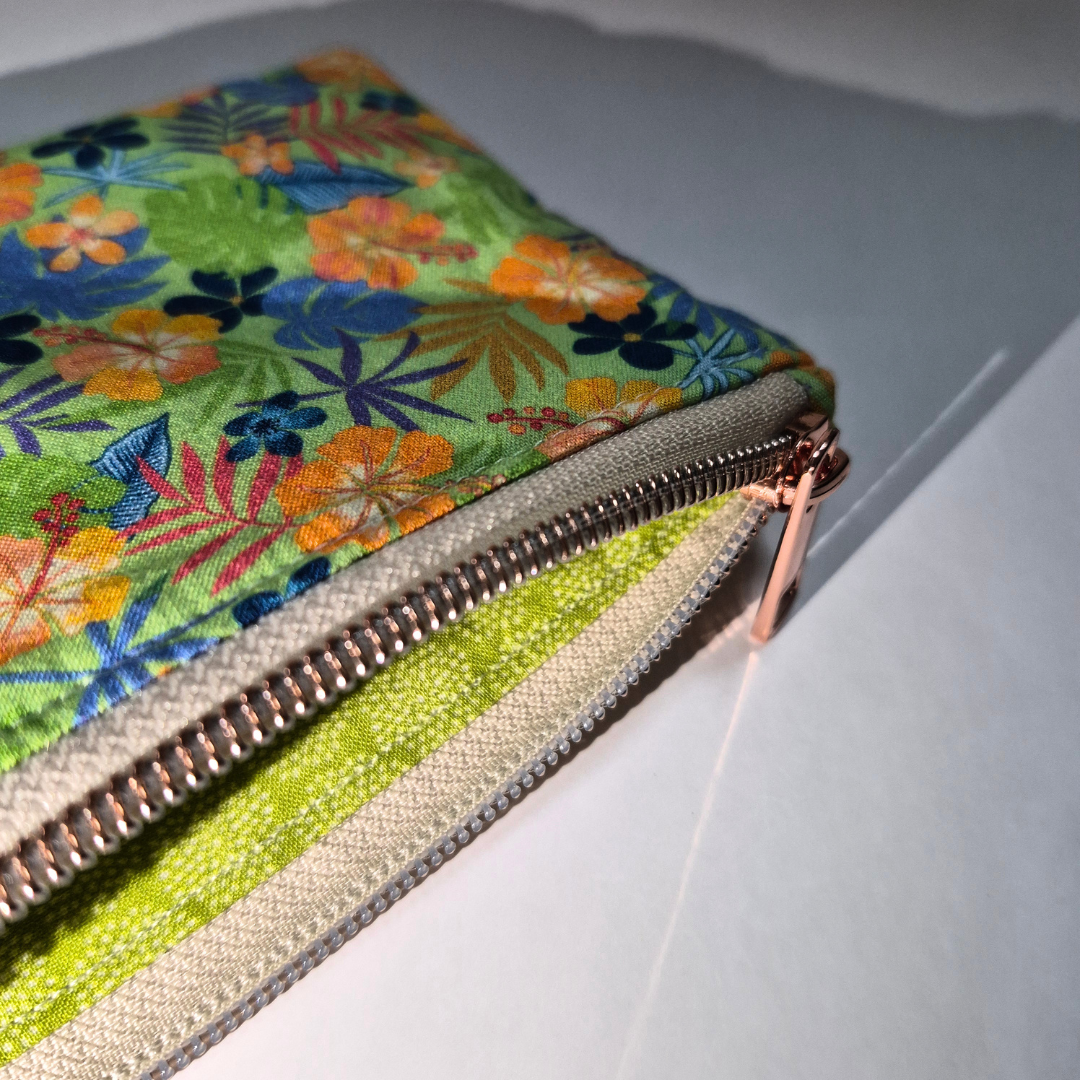 Isla Essentials Pouch