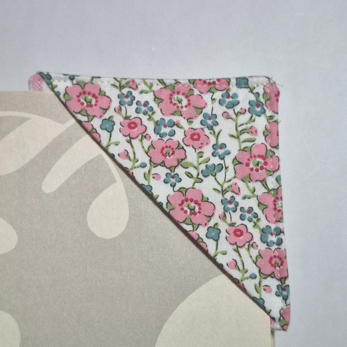 Lucia Fabric Corner Bookmark - Pink